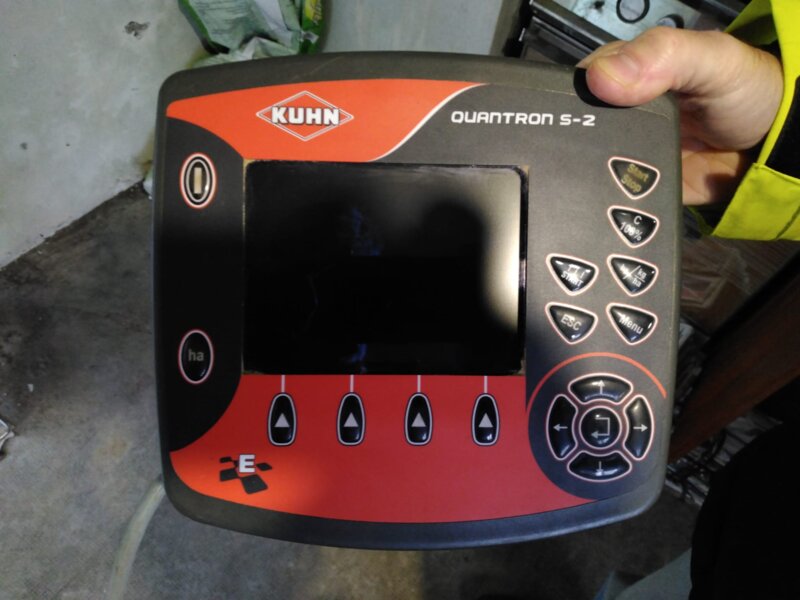 COMBINE DE SEMIS KUHN HR304 VENTA LC302