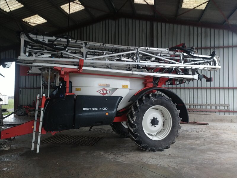 PULVERISATEUR TRAINE KUHN METRIS 4100