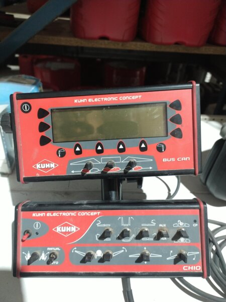 PULVERISATEUR TRAINE KUHN METRIS 4100