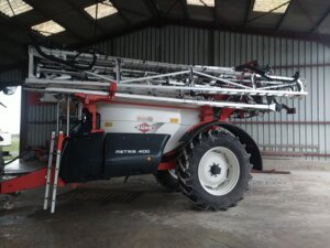 PULVERISATEUR TRAINE KUHN METRIS 4100