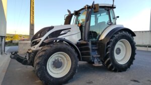 TRACTEUR VALTRA T154 VERSU TRIMBLE
