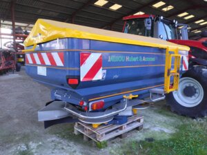 DISTRIBUTEUR D'ENGRAIS BOGBALLE M2W