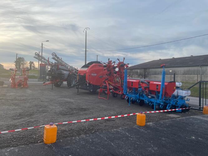 Espace expo matériel neuf janv24.jpg