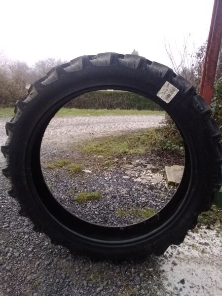 Pneu 270/95R48 Taurus