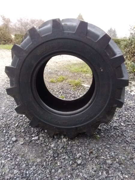 Pneu 405/70-20 Mitas