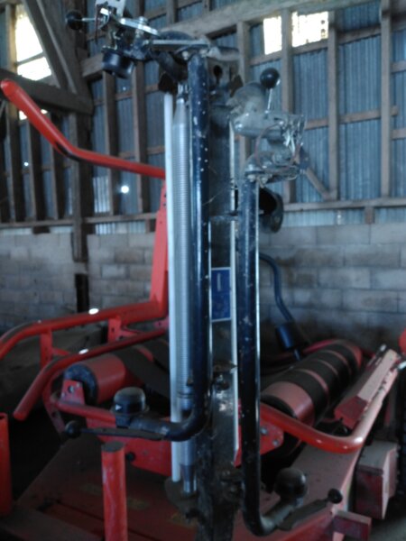 ENRUBANEUSE KUHN RW1610 E TWIN