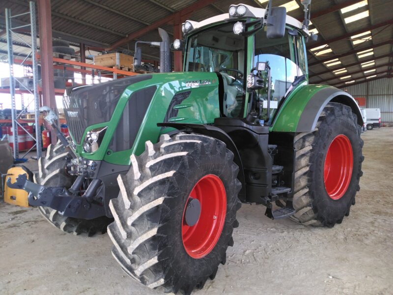 TRACTEUR FENDT 824