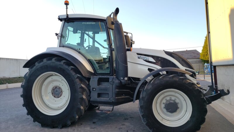 TRACTEUR VALTRA T154 VERSU TRIMBLE