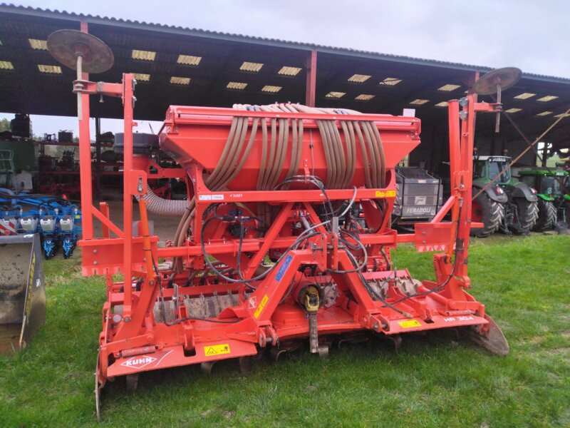 COMBINE DE SEMIS KUHN HR304 VENTA LC302