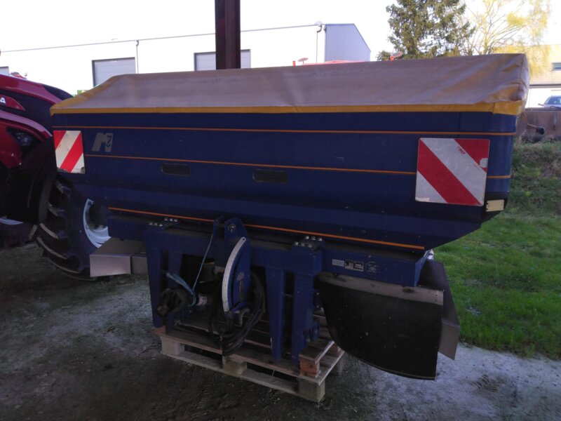 DISTRIBUTEUR D'ENGRAIS BOGBALLE M2W