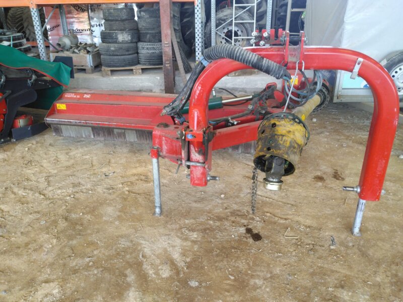 BROYEUR D'ACCOTEMENT BREVIGLIERI HYPERMASTER XL 250 DESVOYS