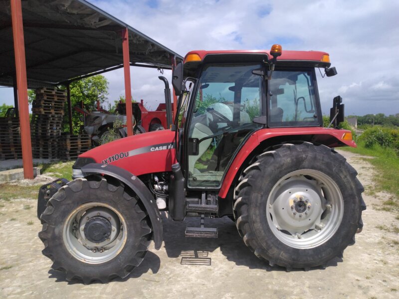 TRACTEUR CASE IH JX1100U NEW HOLLAND T5050