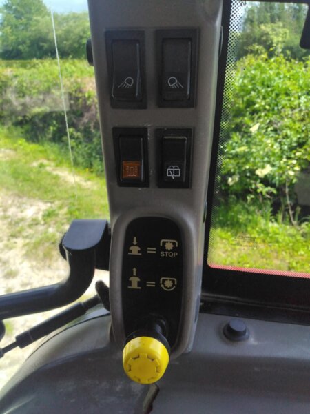 TRACTEUR CASE IH JX1100U NEW HOLLAND T5050