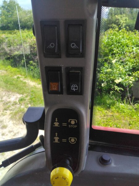 TRACTEUR CASE IH JX1100U NEW HOLLAND T5050