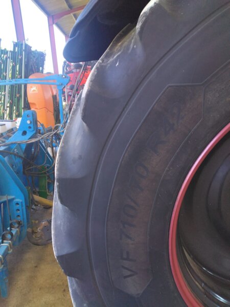 TRACTEUR VALTRA Q305