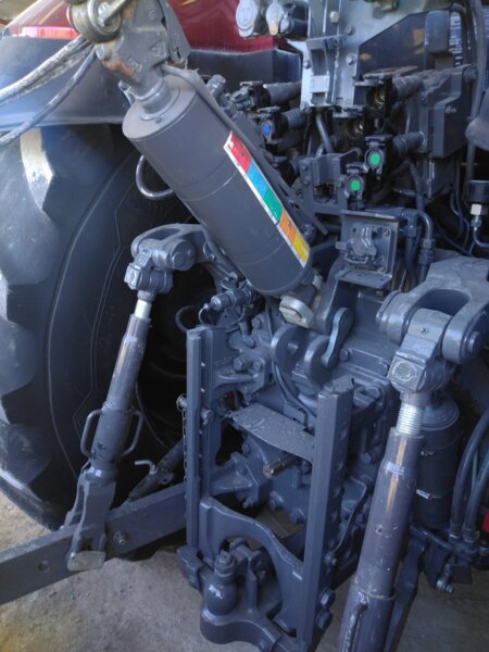 TRACTEUR VALTRA Q305