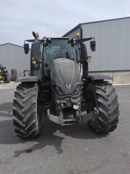 TRACTEUR VALTRA T154 VERSU