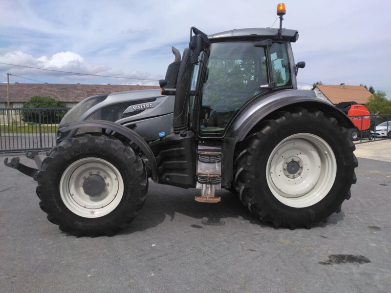 TRACTEUR VALTRA T154 VERSU