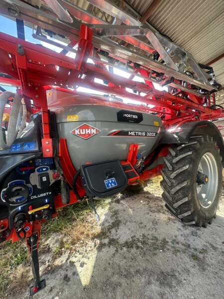 PULVERISATEUR TRAINE KUHN METRIS 2