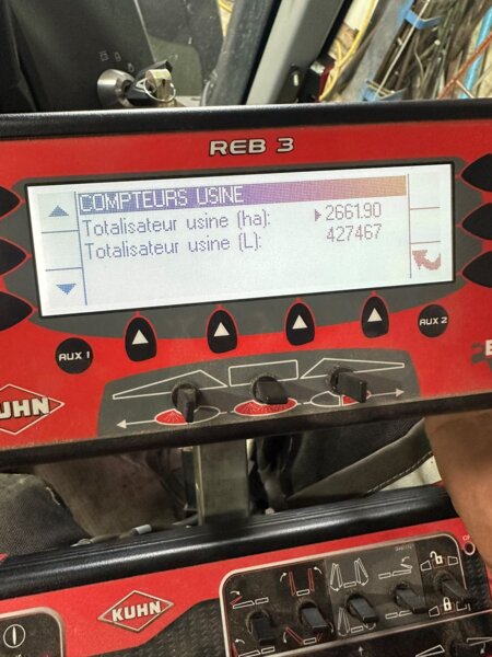 PULVERISATEUR TRAINE KUHN METRIS 2