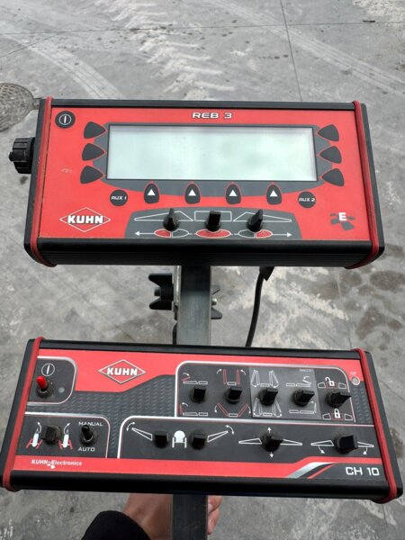 PULVERISATEUR TRAINE KUHN METRIS 2