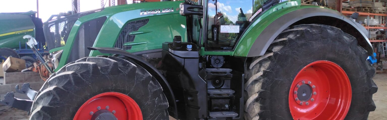 TRACTEUR FENDT 824